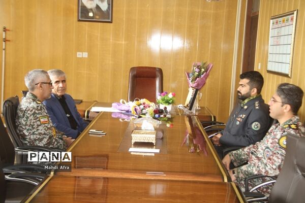 دیدار فرمانده پدافندهوایی با سرپرست آموزش و پرورش بهبهان