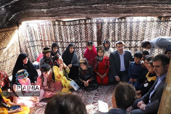 جشنواره فرهنگی هنری دانش‌آموزان عشایری استان کرمانشاه