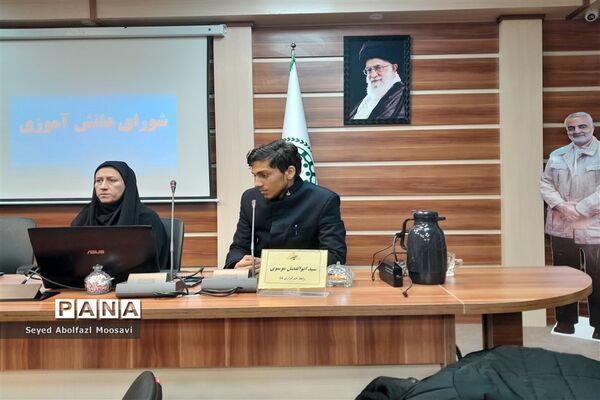 جلسه توجیهی شوراهای دانش‌آموزی ناحیه ۳ مشهد مقدس