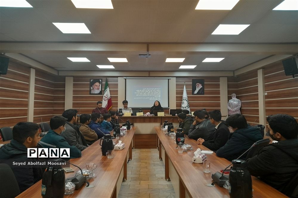 جلسه توجیهی شوراهای دانش‌آموزی ناحیه ۳ مشهد مقدس