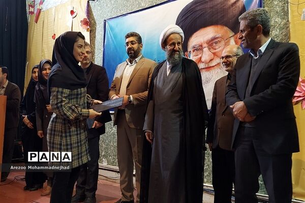 تقدیر از دانشجویان کارآفرین دانشگاه پیام نور شهرستان قرچک