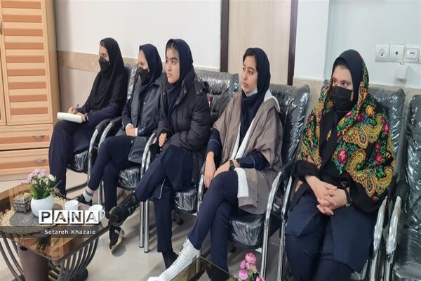 اولین جلسه شورای دانش‌آموزی دبیرستان یاس
