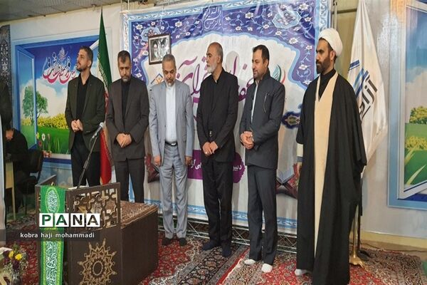 مراسم نوای قرآنی به‌مناسبت آغاز هفته‌ قرآن، عترت و نماز در مدارس منطقه٢