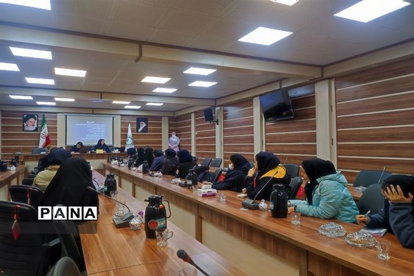 جلسه روسای شورای دانش‌آموزی ناحیه 3 مشهد