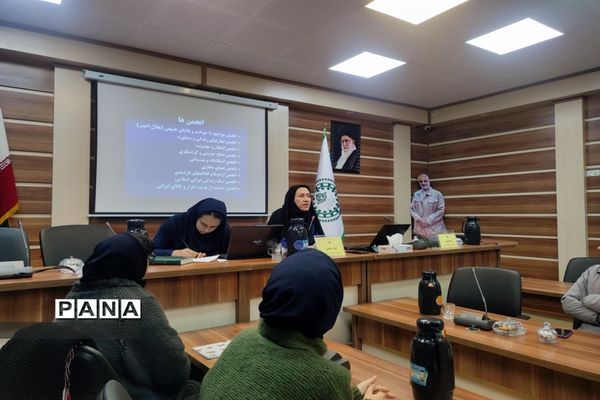 جلسه روسای شورای دانش‌آموزی ناحیه 3 مشهد