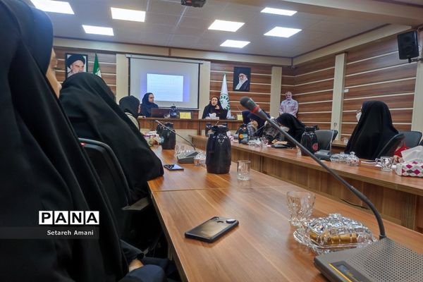 جلسه روسای شورای دانش‌آموزی ناحیه 3 مشهد