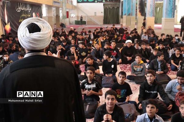 دانش‌آموزان آباده در سوگ حضرت فاطمه زهرا (س)