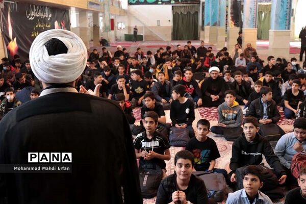 دانش‌آموزان آباده در سوگ حضرت فاطمه زهرا (س)