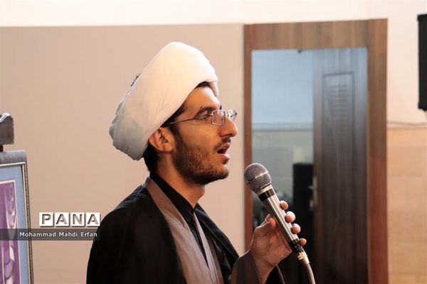 دانش‌آموزان آباده در سوگ حضرت فاطمه زهرا (س)