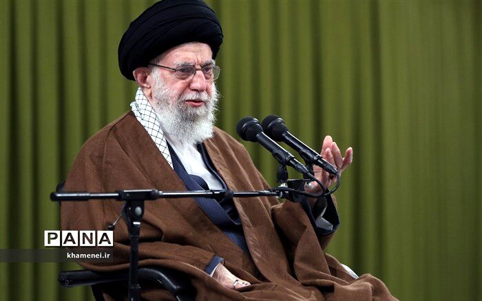 تبیین آرمان‌ها، مطالبه‌گری منطقی و تزریق امید