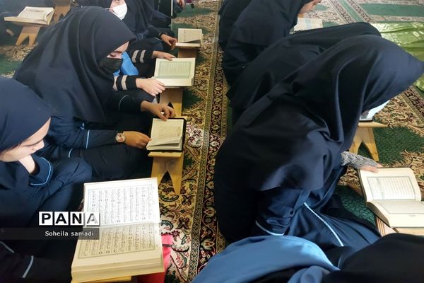 افتتاحیه هفته قرآن، عترت ونماز در دبیرستان عصمت صفادشت