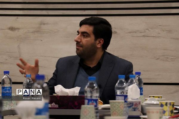 نشست خبری رئیس حوزه هنری انقلاب اسلامی آذربایجان شرقی