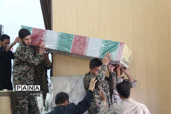 تشیع پیکر مطهر شهید گمنام در شهرکرد