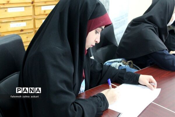 نشست مجلس دانش‌آموزی دختران شهرستان گلوگاه