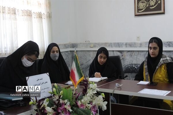 نشست مجلس دانش‌آموزی دختران شهرستان گلوگاه