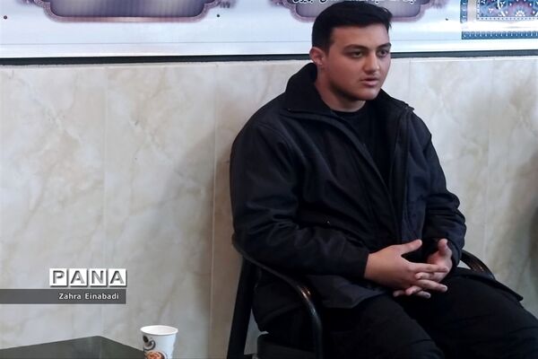 نشست  مداحان دانش‌آموز با امام جمعه شهرستان ملارد