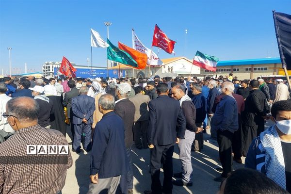 ورود پیکر مطهر یکصد و یازده  شهید تازه تفحص شده به ایران