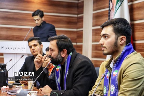 کارگاه سواد رسانه و فضای مجازی پسران خبرنگار مشهد مقدس