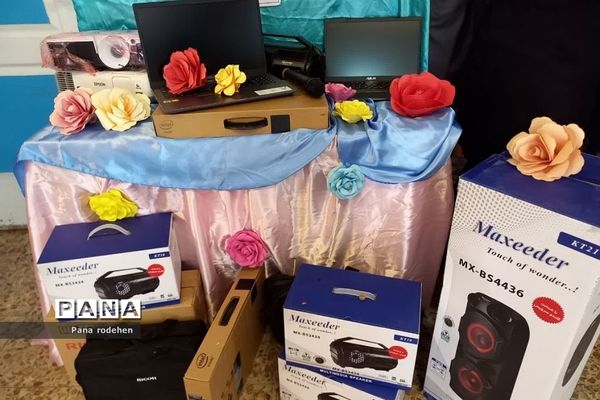 نواختن زنگ پژوهش در مدارس آموزش و پرورش رودهن