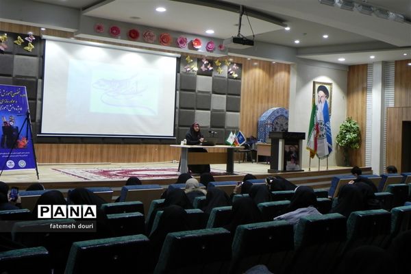 دوره تخصصی خبرنگاری و سواد رسانه‌ای