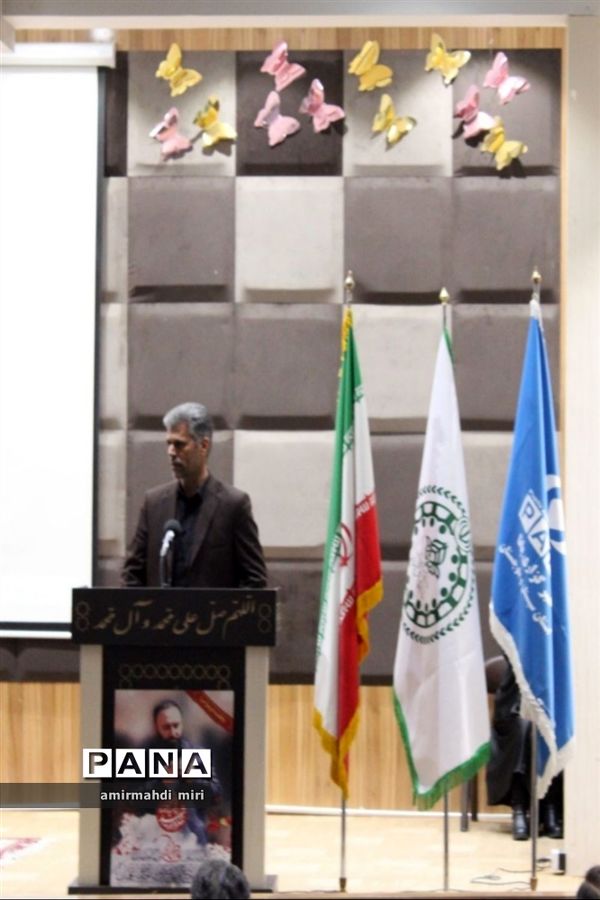 دوره تخصصی خبرنگاری و سواد رسانه‌ای