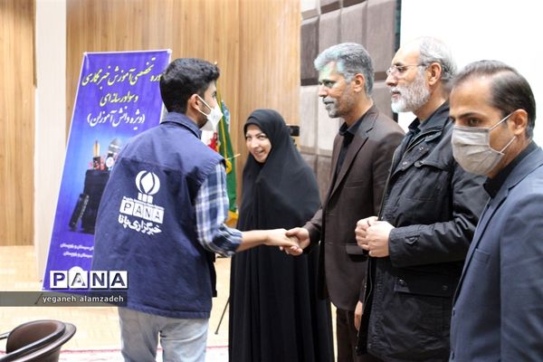 دوره تخصصی خبرنگاری و سواد رسانه‌ای