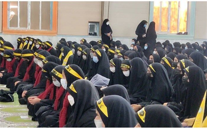 دشمن به دنبال ضربه زدن به نهاد خانواده است