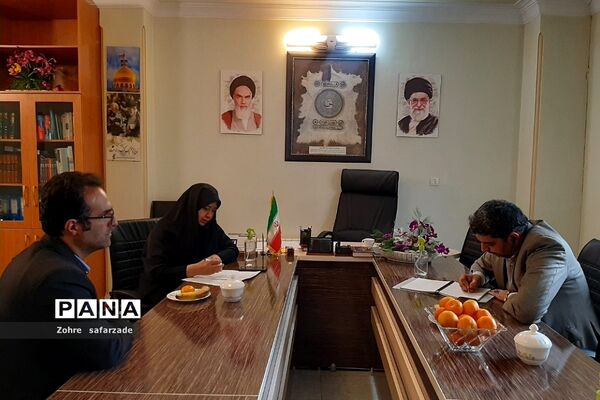 گفتگوی تخصصی معاون پرورشی اداره‌کل آموزش و پرورش شهرستان‌های استان تهران با کارکنان تربیتی رودهن