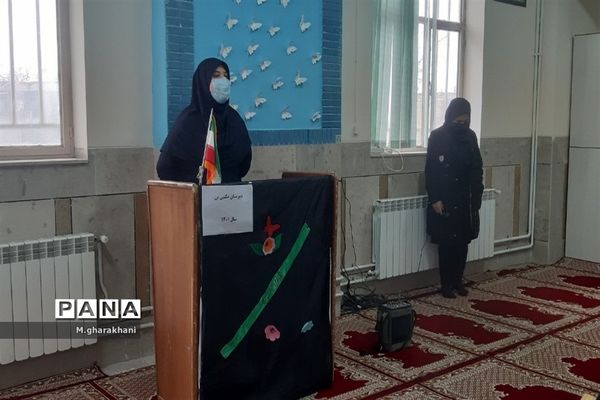 برگزاری محفل انس با قرآن در دبیرستان مکتبی شهر بن