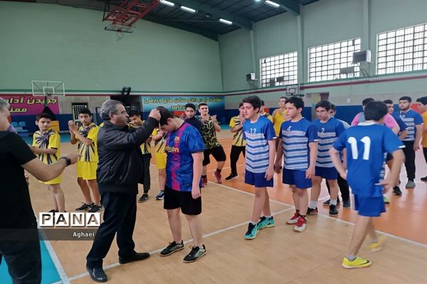 قهرمانی حربن ریاحی در مسابقات هندبال در منطقه ۱۳