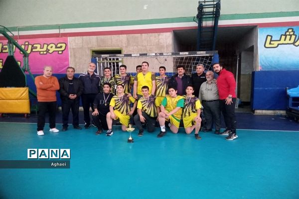 قهرمانی حربن ریاحی در مسابقات هندبال در منطقه ۱۳