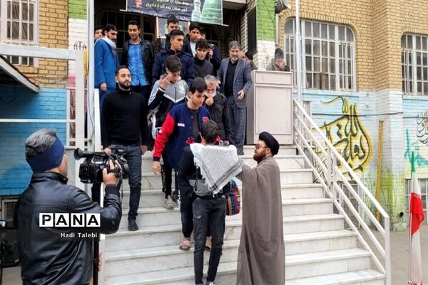 اعزام نخستین گروه از دانش‌آموزان قم به اردوی راهیان نور