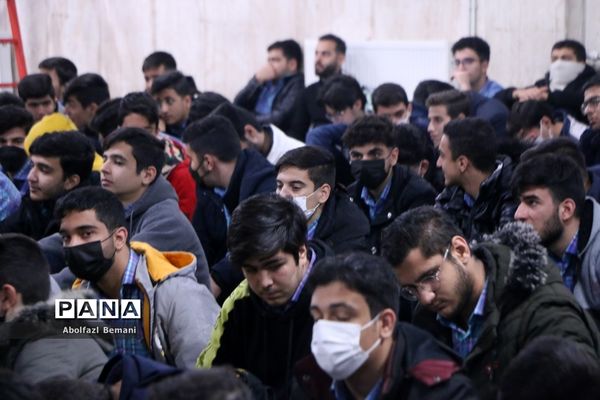 اعزام نخستین گروه از دانش‌آموزان قم به اردوی راهیان نور