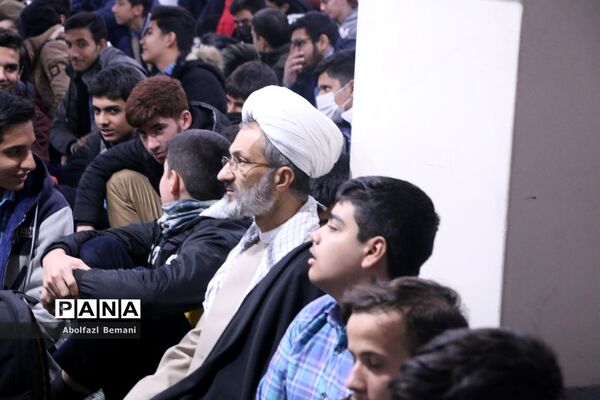 اعزام نخستین گروه از دانش‌آموزان قم به اردوی راهیان نور