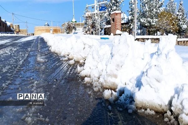بارش اولین برف پاییزی در شهرستان میبد
