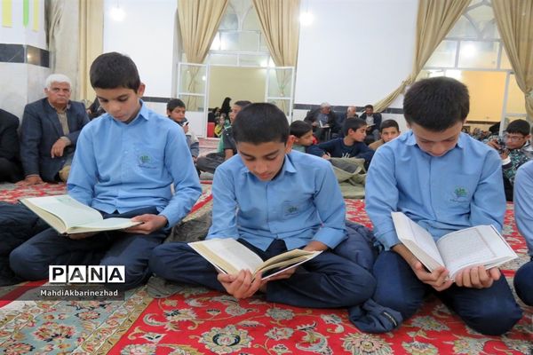 برگزاری محفل انس با قرآن در شهرستان خلیل‌آباد