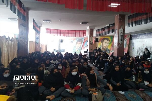 اردوی آموزشی آمادگی دفاعی پایه دهمی‌های ناحیه ۳ شیراز در موزه دفاع مقدس