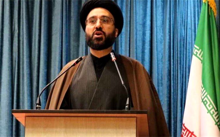 وظیفه امروز مسئولین جبهه تعلیم و تربیت، حفظ دانش‌آموزان در دامان امن انقلاب است