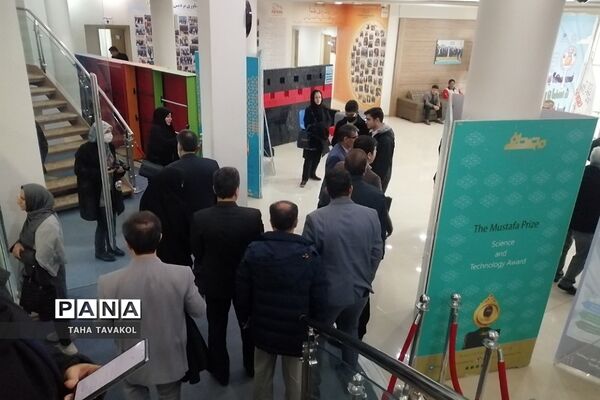 نمایشگاه دستاوردهای پژوهشی دانش‌آموزان در پارک فناوری پردیس