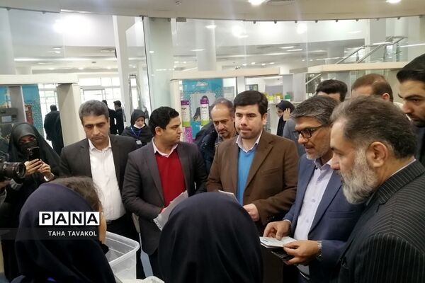 نمایشگاه دستاوردهای پژوهشی دانش‌آموزان در پارک فناوری پردیس