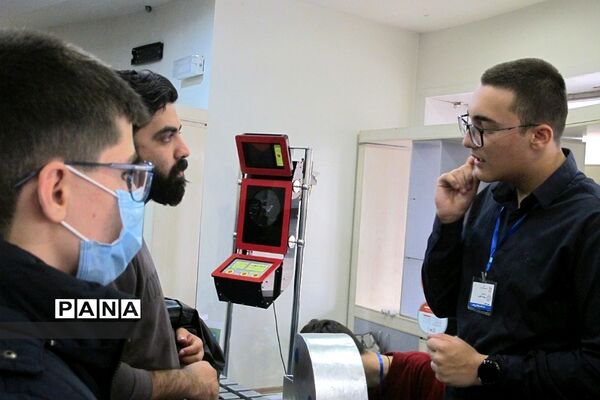 نمایشگاه دستاوردهای پژوهشی دانش‌آموزان در پارک فناوری پردیس