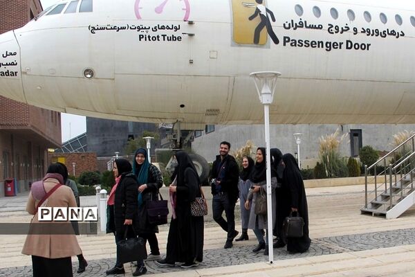 نمایشگاه دستاوردهای پژوهشی دانش‌آموزان در پارک فناوری پردیس