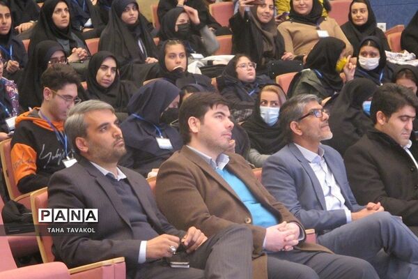 نمایشگاه دستاوردهای پژوهشی دانش‌آموزان در پارک فناوری پردیس