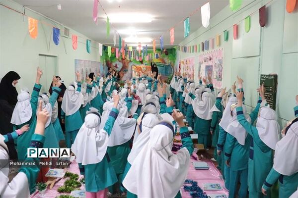 اجرای مراسم جشن قرآن در مدارس آباده
