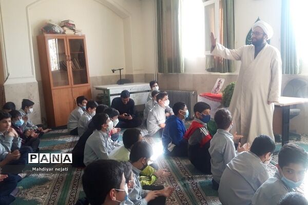 برگزاری کلاس‌های بصیرتی در ایام فاطمیه در مدارس رودهن