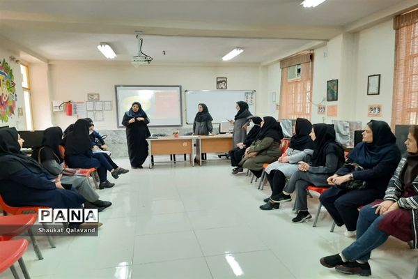 کارگاه آموزشی سواد رسانه‌ای در هنرستان فاطمه الزهرا (س) اندیمشک