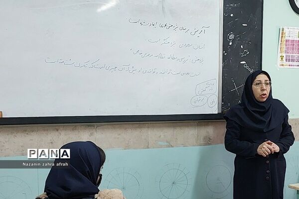 برگزاری کارگاه آموزشی روش‌های تحقیق درست در مدارس رودهن
