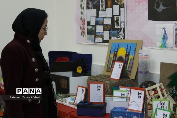 نمایشگاه دستاوردهای پژوهشی دانش‌آموزان شهرستان سمنان