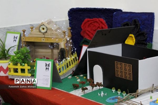 نمایشگاه دستاوردهای پژوهشی دانش‌آموزان شهرستان سمنان