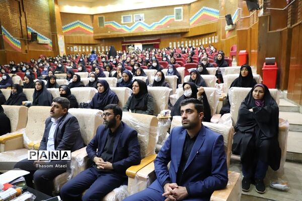 برگزاری همایش موسسان، مدیران و مربیان کودکستان‌های نواحی سه گانه کرمانشاه